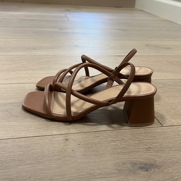 &otherstories strap sandals - Picture 3 of 3